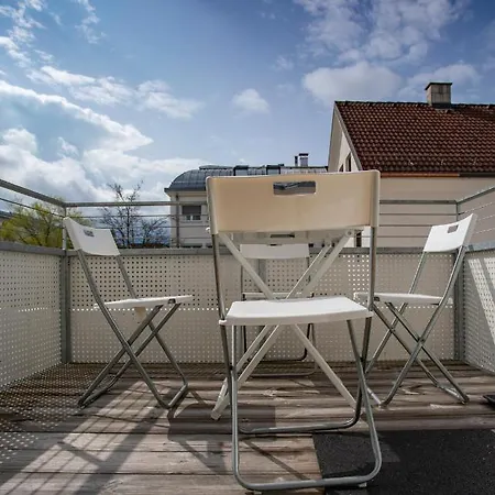 Tyrol Super Deluxe Studio